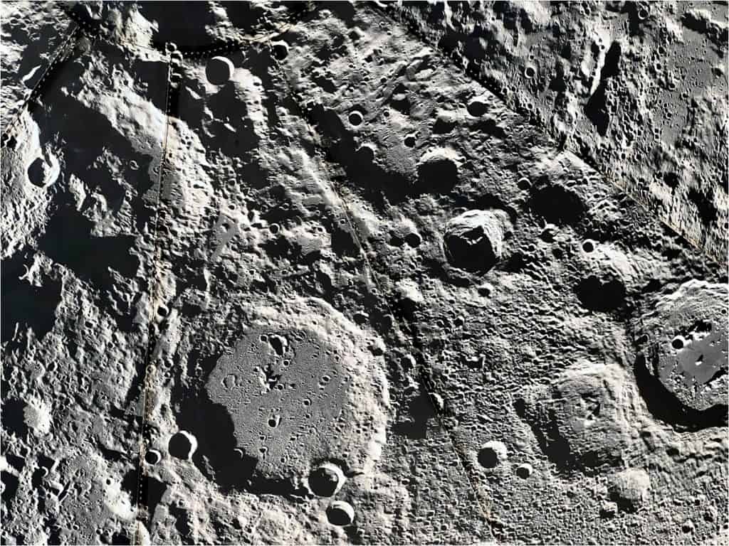 O modelo computacional simula a poeira lunar de forma impressionante (Crédito: Powerlightss/ shutterstock)