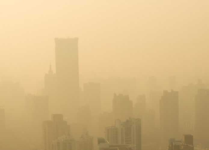 Poluição de ar em cidade grande