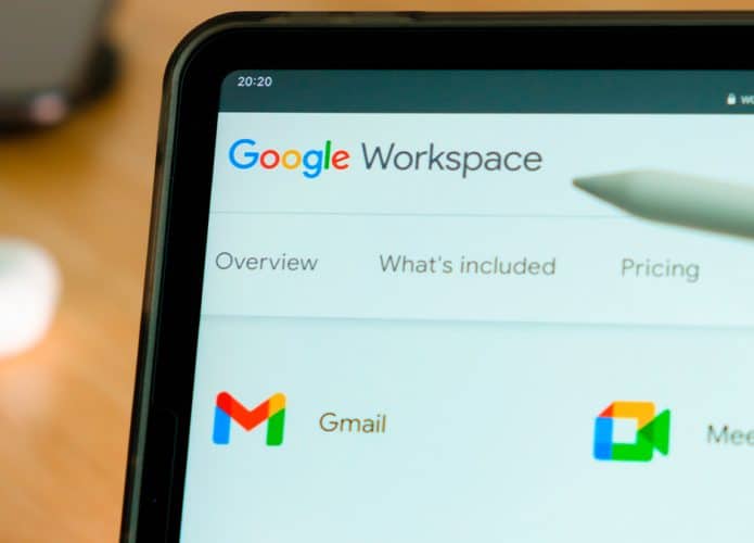 Página do Google Workspace aberta em navegador num MacBook