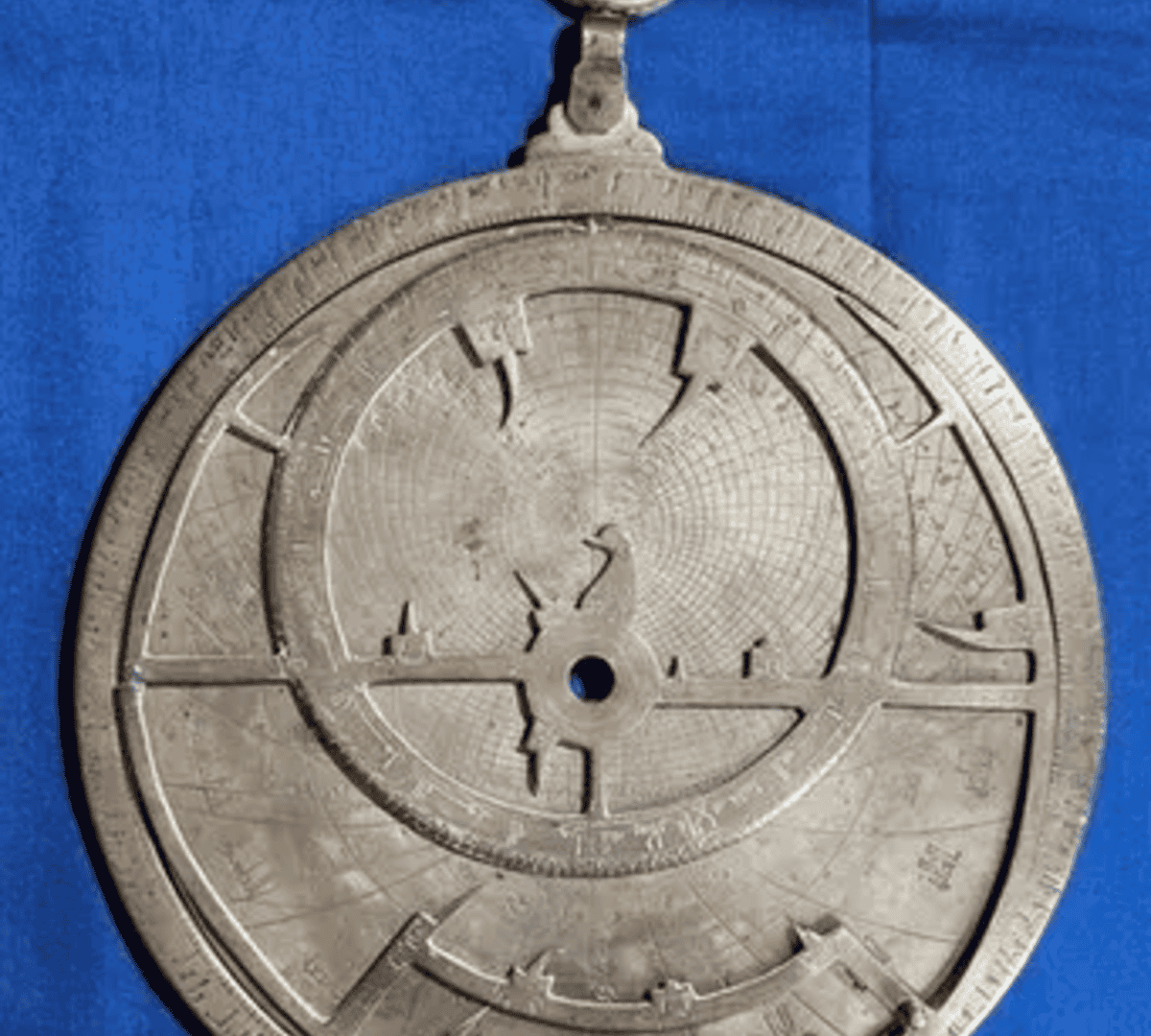 artefato-antigo-1-1200x1080.png