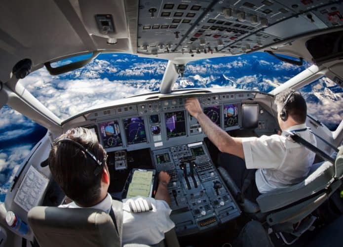 cabine-aviao-1-695x500