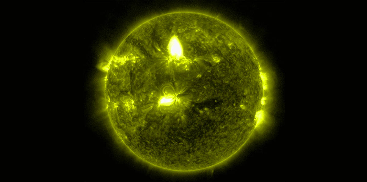 erupcao_solar_dupla