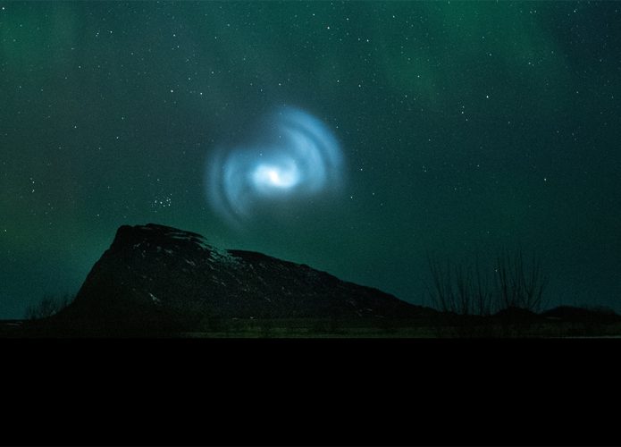 espiral-azul-spacex-695x500