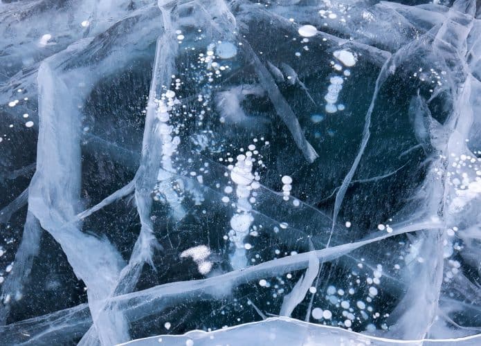shutterstock_2390427341-695x500