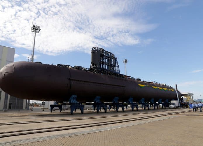 Conheça o submarino Tonelero (S42) em detalhes