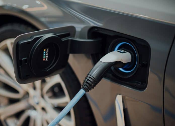 Bateria de carro elétrico via Chuttersnap/Unsplash