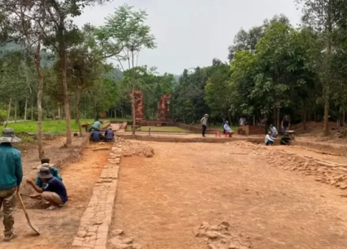 Estrada do século 12 é encontrado em santuário no Vietnã (Crédito: KL)
