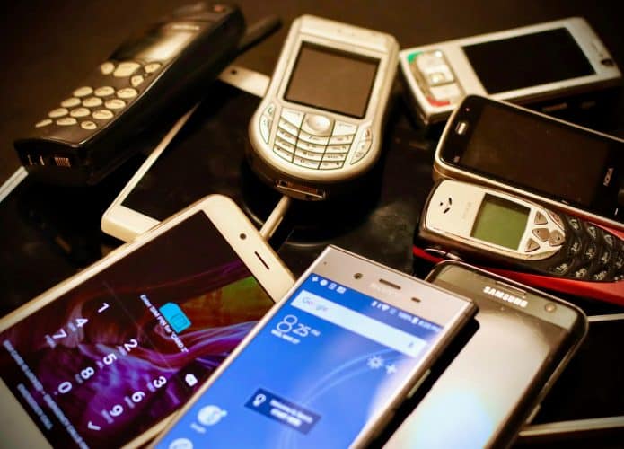 5 celulares antigos e populares que completam 20 anos em 2024