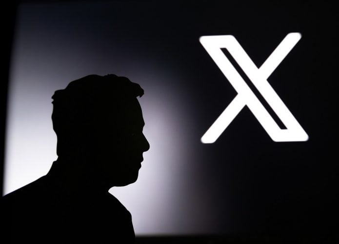 Logo do X (ex-Twitter) à direita; à esquerda, a silhueta de Elon Musk