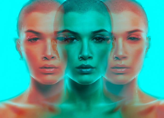 Montagem de três retratos de uma mulher