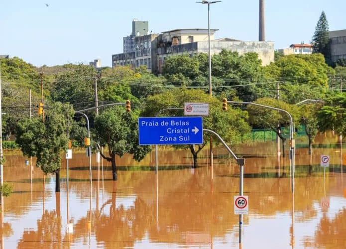 Inundação após chuva em cidade no Rio Grande do Sul