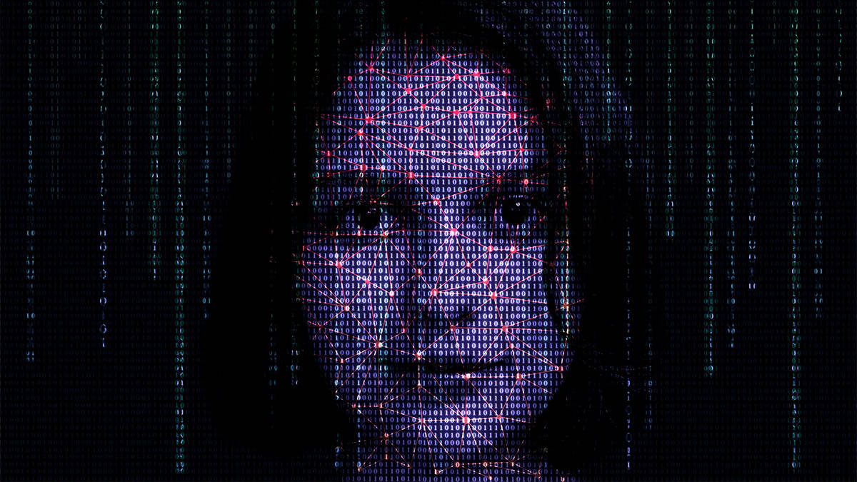 Ilustração digital de rosto de mulher digitalizado em códigos estilo da Matrix, mas roxos