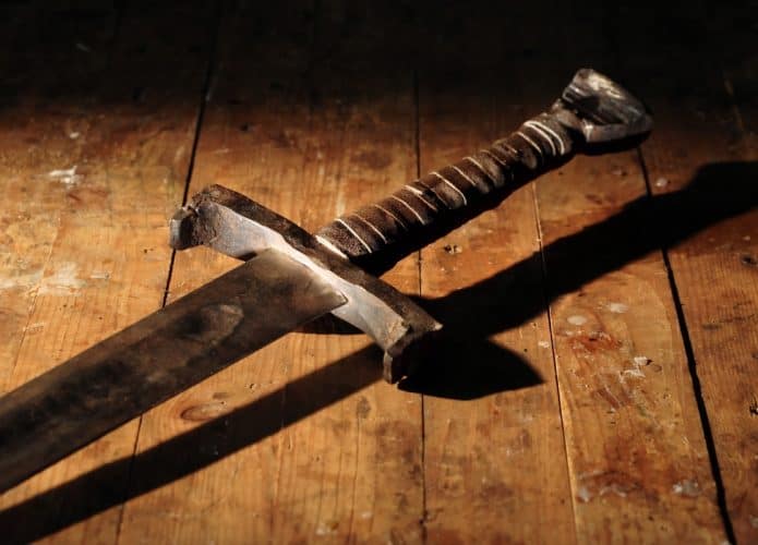 Espada islâmica milenar é encontrada na Espanha