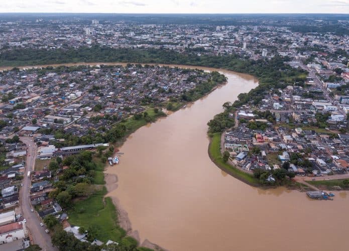 Rio Acre vai de enchentes a possível seca em cerca de dois meses