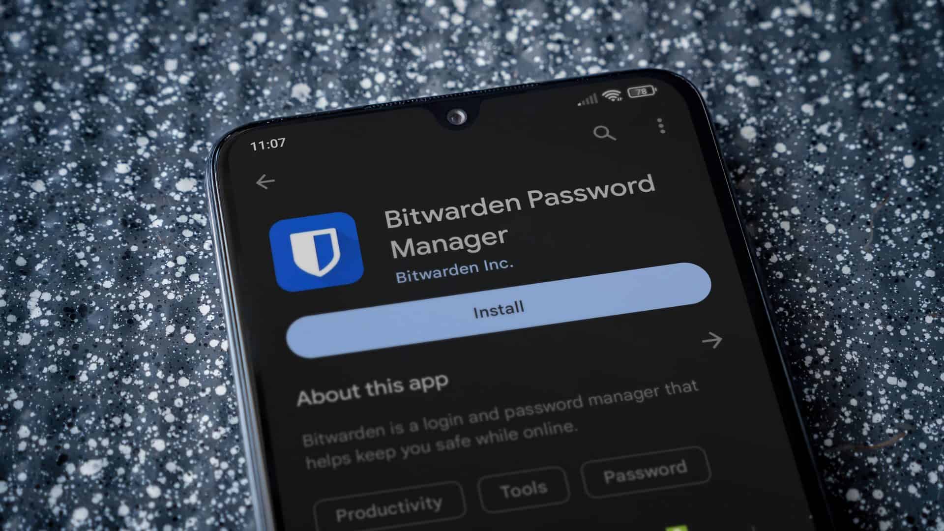 Bitwarden-Maor_Winetrob-Shutterstock-1920x1080
