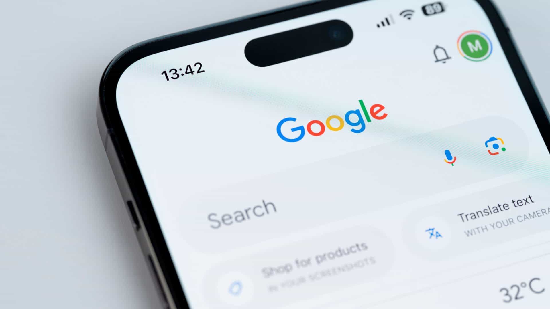 Busca do Google aberta em aplicativo no iPhone 15 Pro