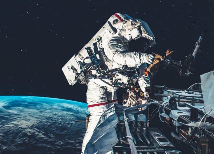 caminhada-espacial-695x500
