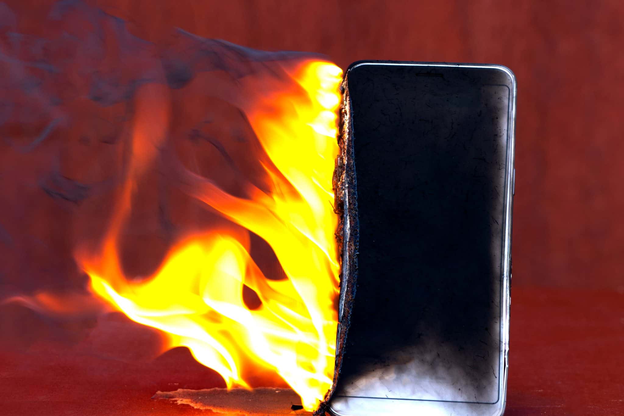 Celular esquentando? Veja o que fazer (ou não) para esfriá-lo