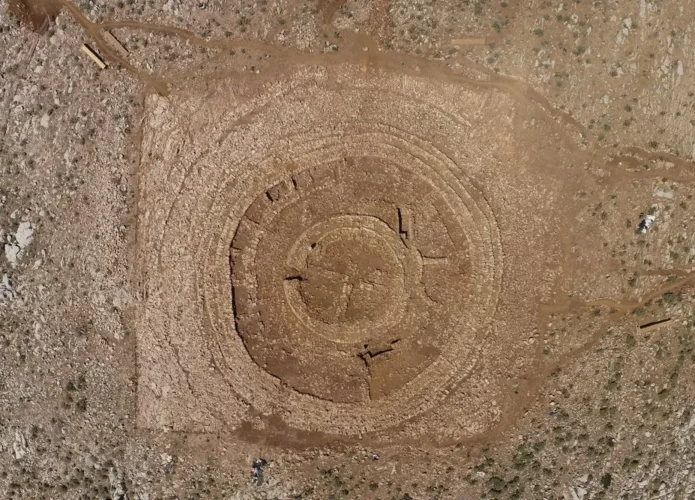 Labirinto encontrado na Ilha de Creta (Crédito: Ministério da Cultura da Grécia)