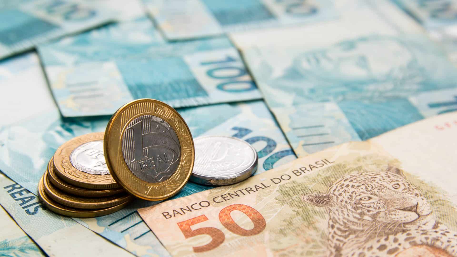 Dinheiro; notas e moeda de real