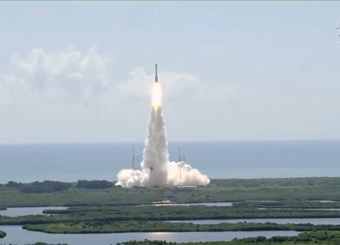 Boeing Starliner lança astronautas da NASA ao espaço com sucesso