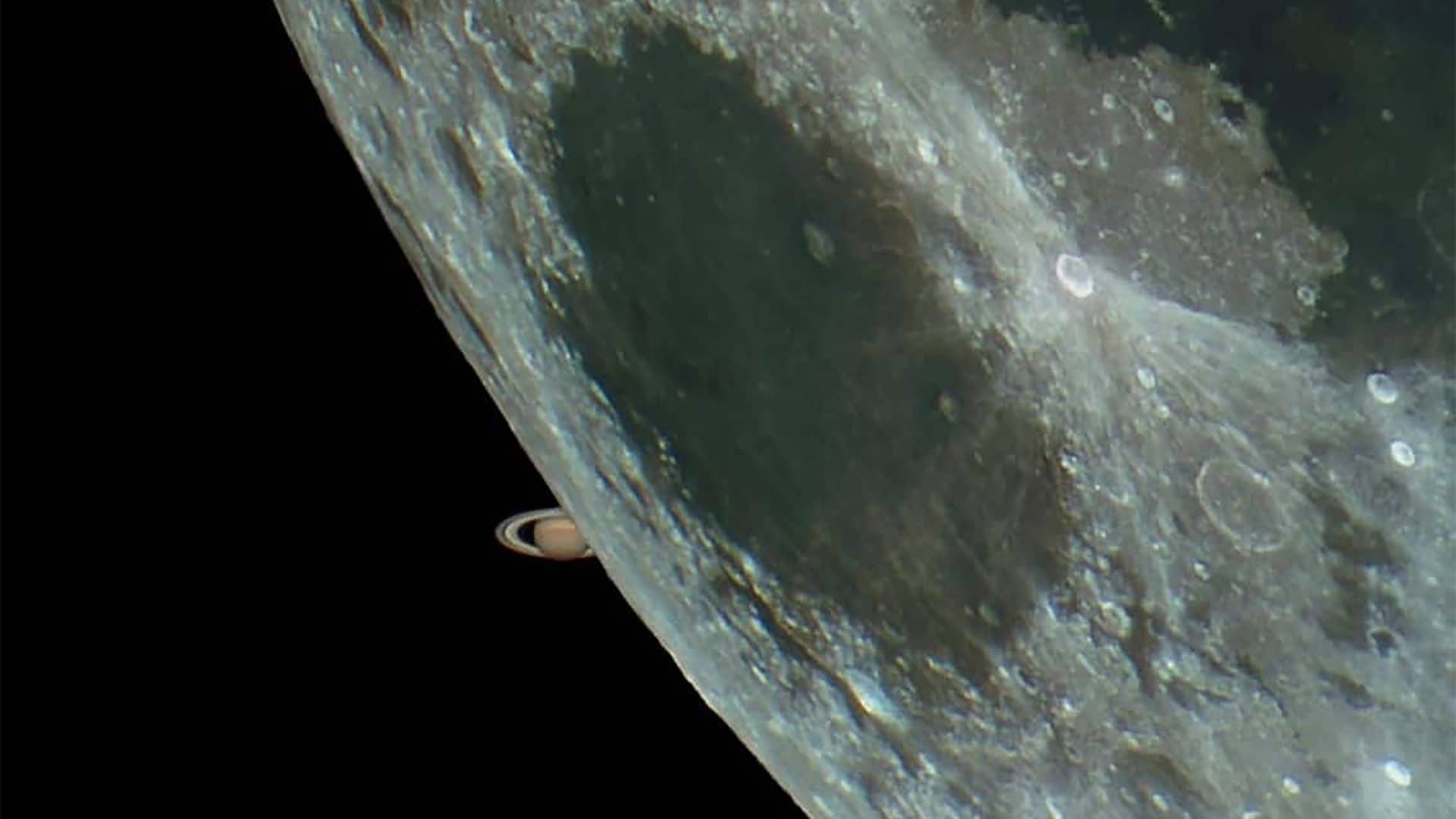 ocultacao-lunar-de-saturno-1920x1080