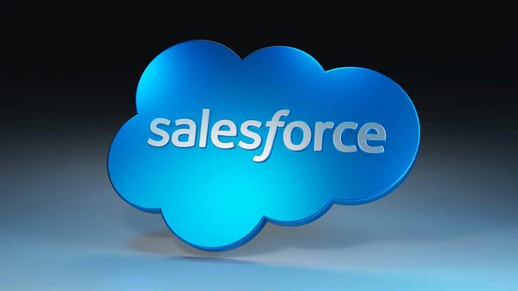 Hackers exploraram brechas em empresas parceiras da Salesforce, como Salesloft e Gainsight, e acessaram cerca de 1 bilhão de registros de clientes.