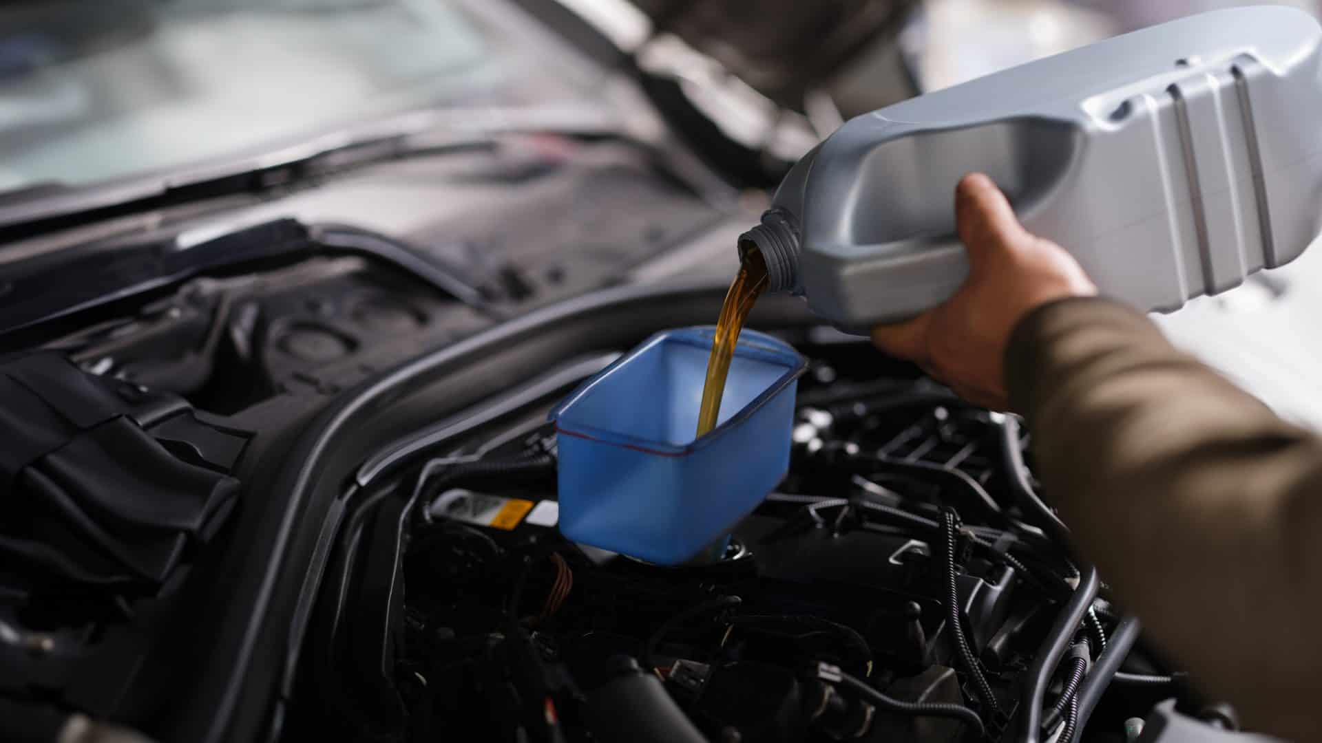 Trocando óleo do carro