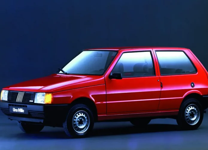 Fiat Uno Mille dos anos 1990 pode valer muito em 2024