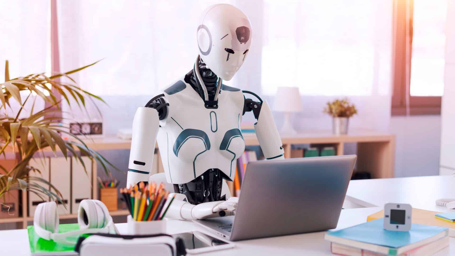Robô trabalhando em escritório