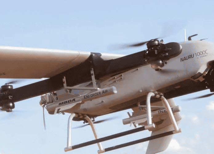Drone Nauru 1000C equipado com um mísseis de combate (Foto: Xmobots/Divulgação)