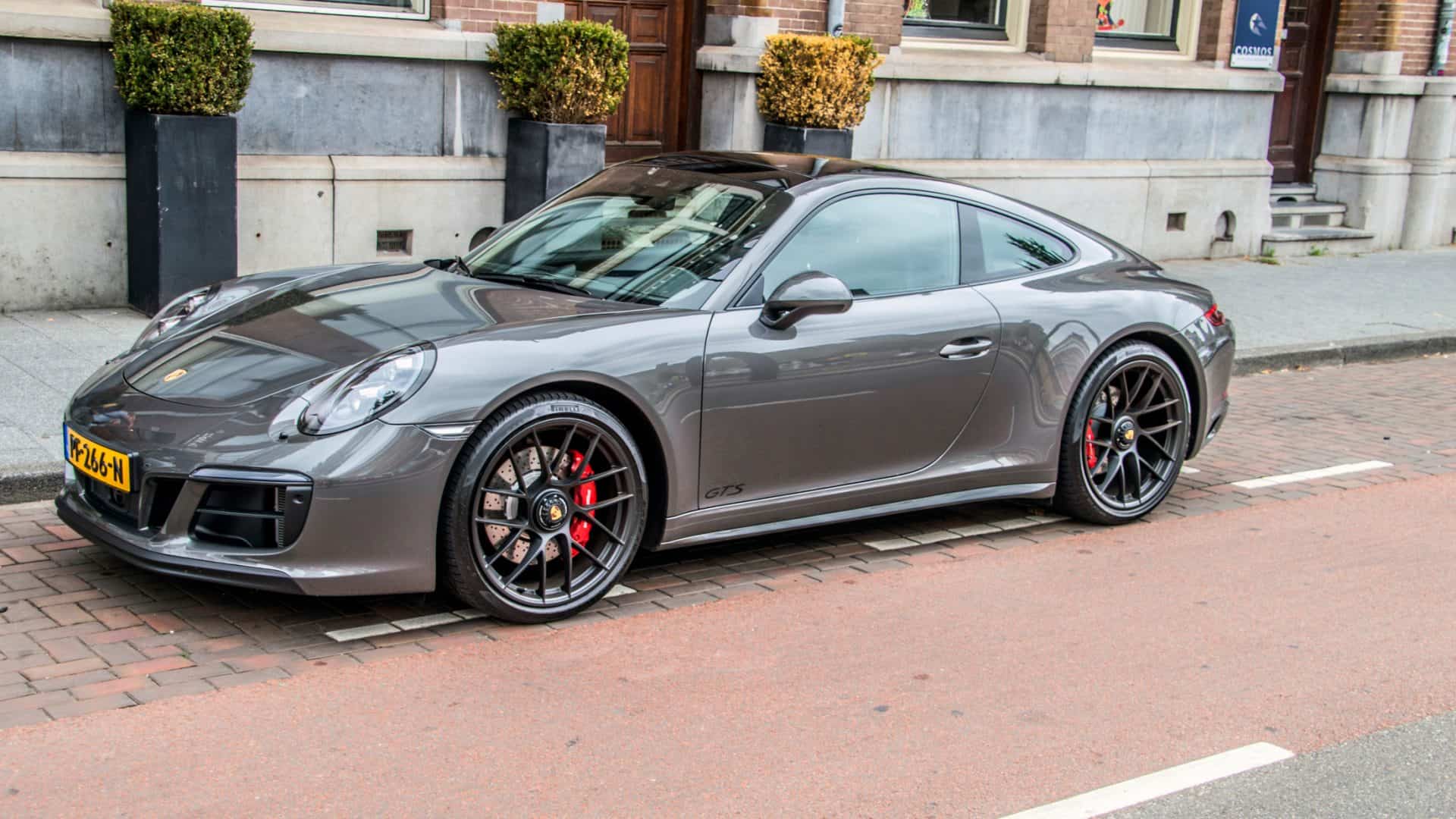 Porsche-911-Carrera-4-GTS-1-1920x1080