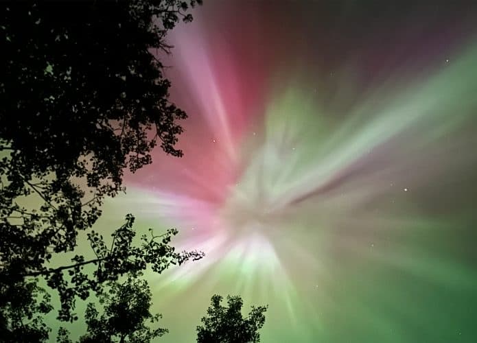 auroras-alberta-canada-695x500