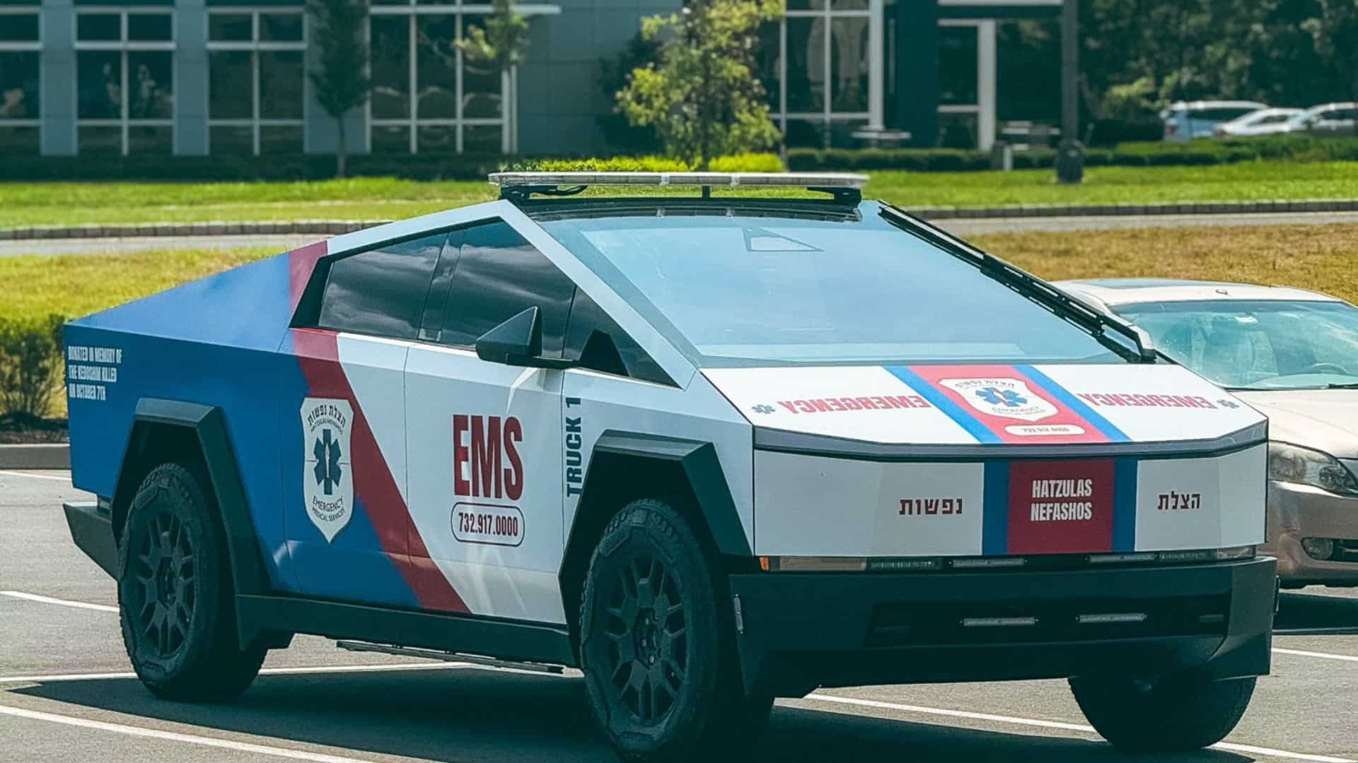 A picape Cybertruck estilizada como ambulância