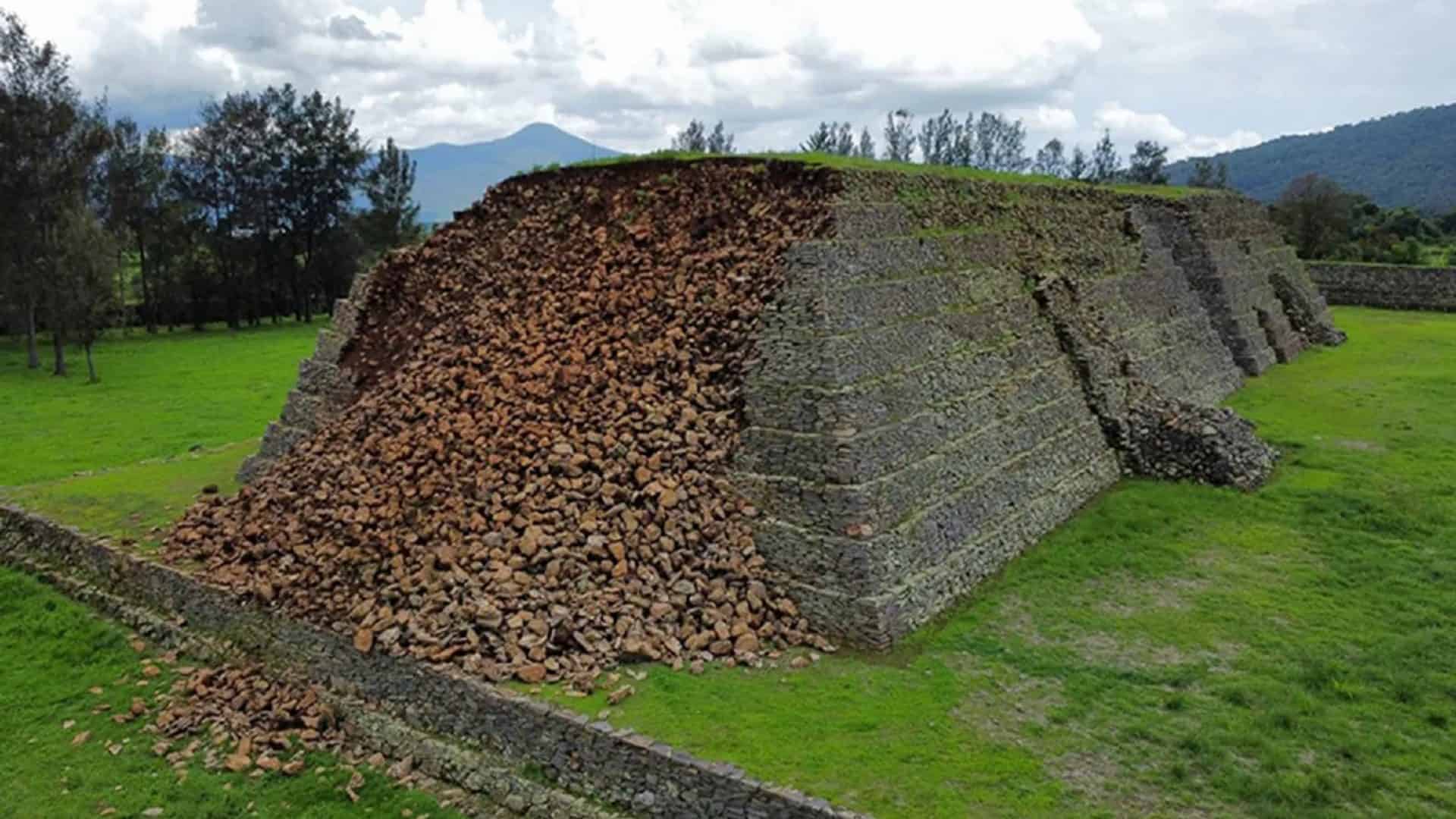 pirâmide demolida no méxico