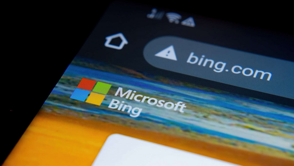 Página do Microsoft Bing exibida em um smartphone