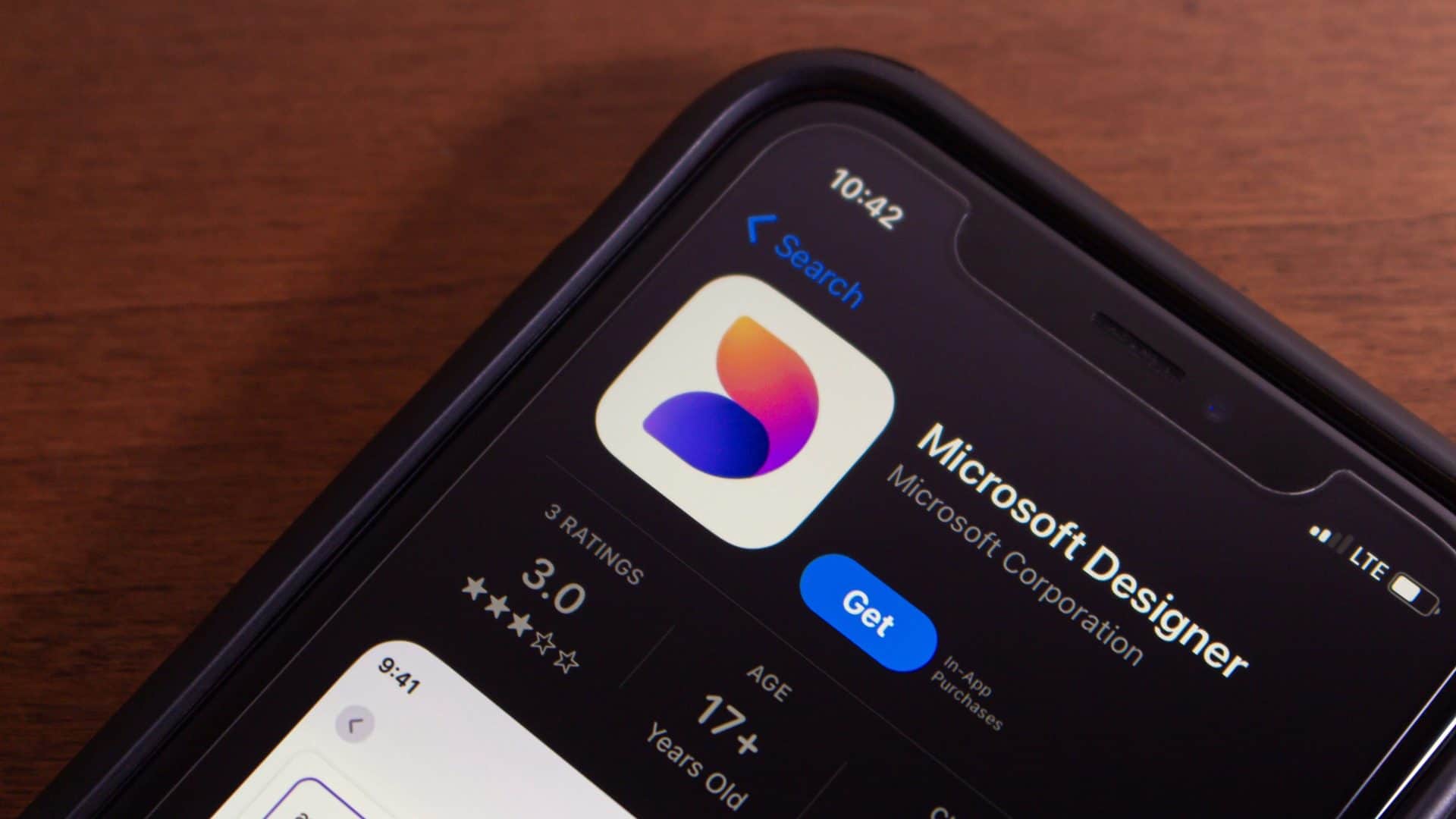 Tela de celular mostra ícone do Microsoft Designer para criar figurinhas com IA