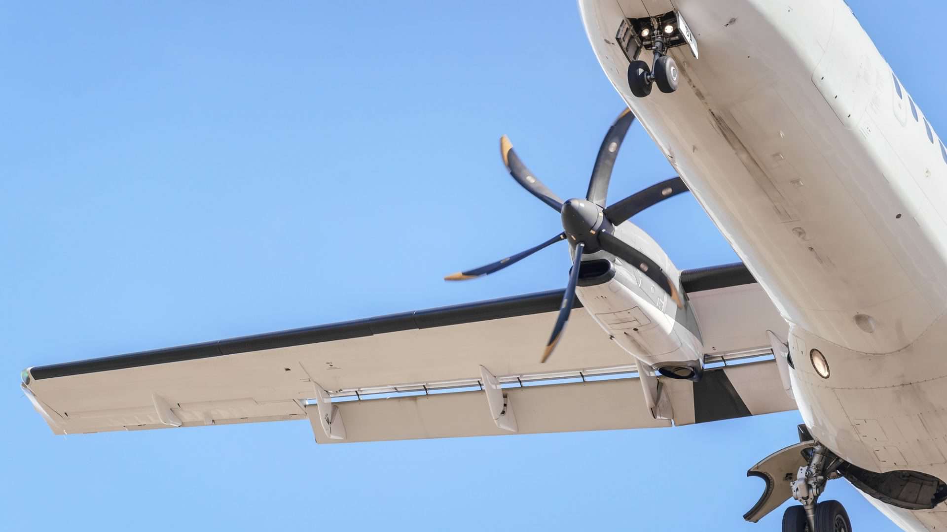 atr-72