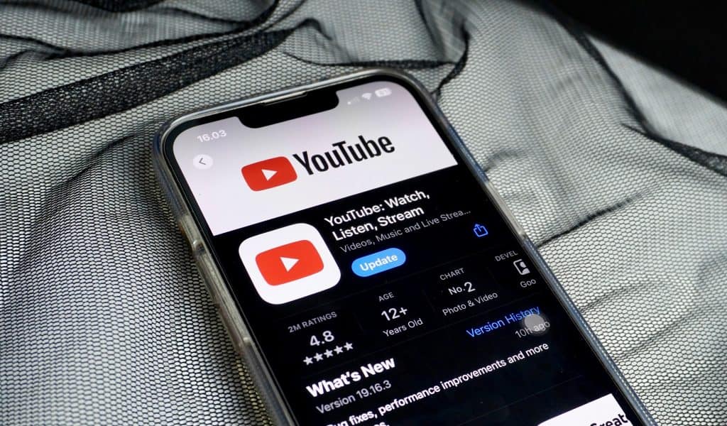 página do youtube na app store