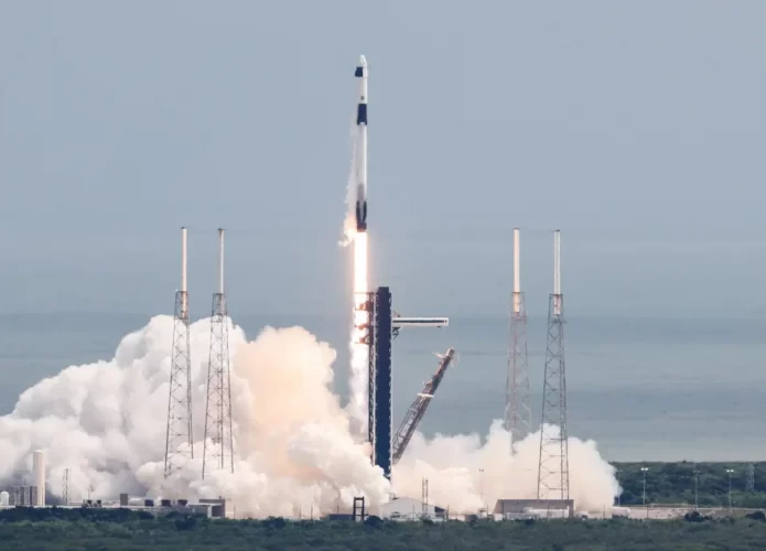 Crew-9: missão de resgate a astronautas é lançada pela SpaceX