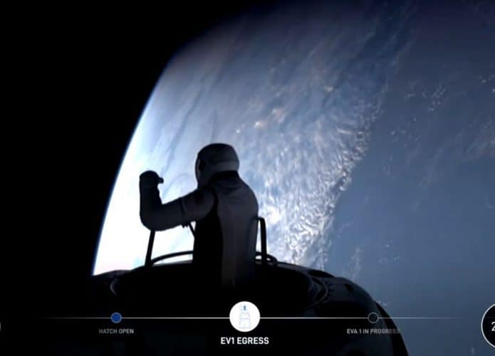 caminhada-espacial-695x500