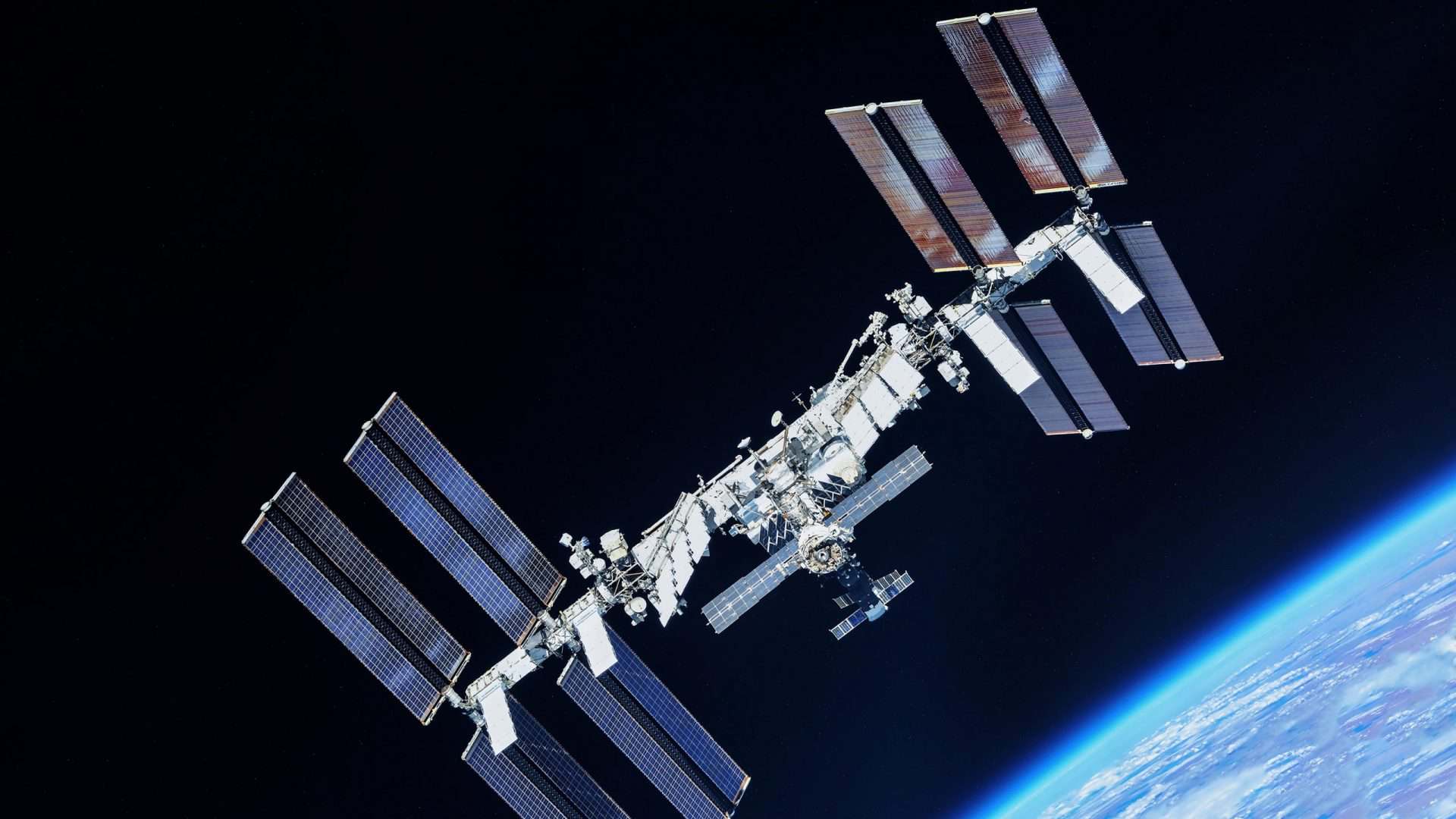 estacao-espacial-internacional-scaled-e1729960102754-1920x1080