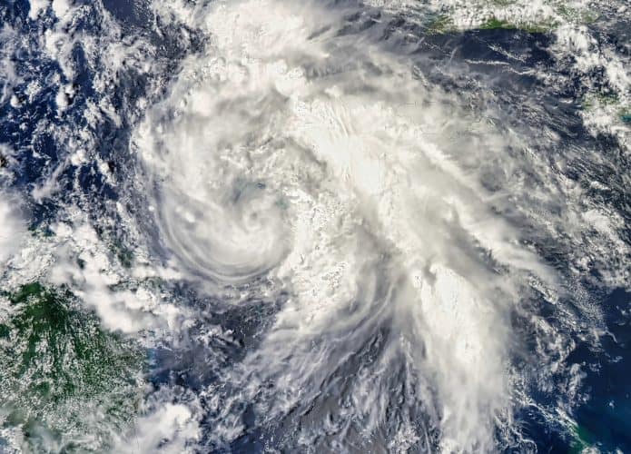 Imagem de satélite do Furacão Ernesto