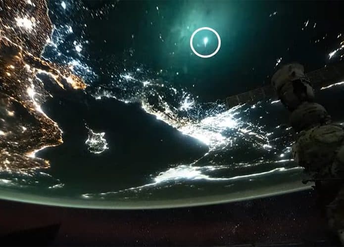 Astronauta registra meteoro explodindo sobre a Terra em uma bola de fogo verde brilhante