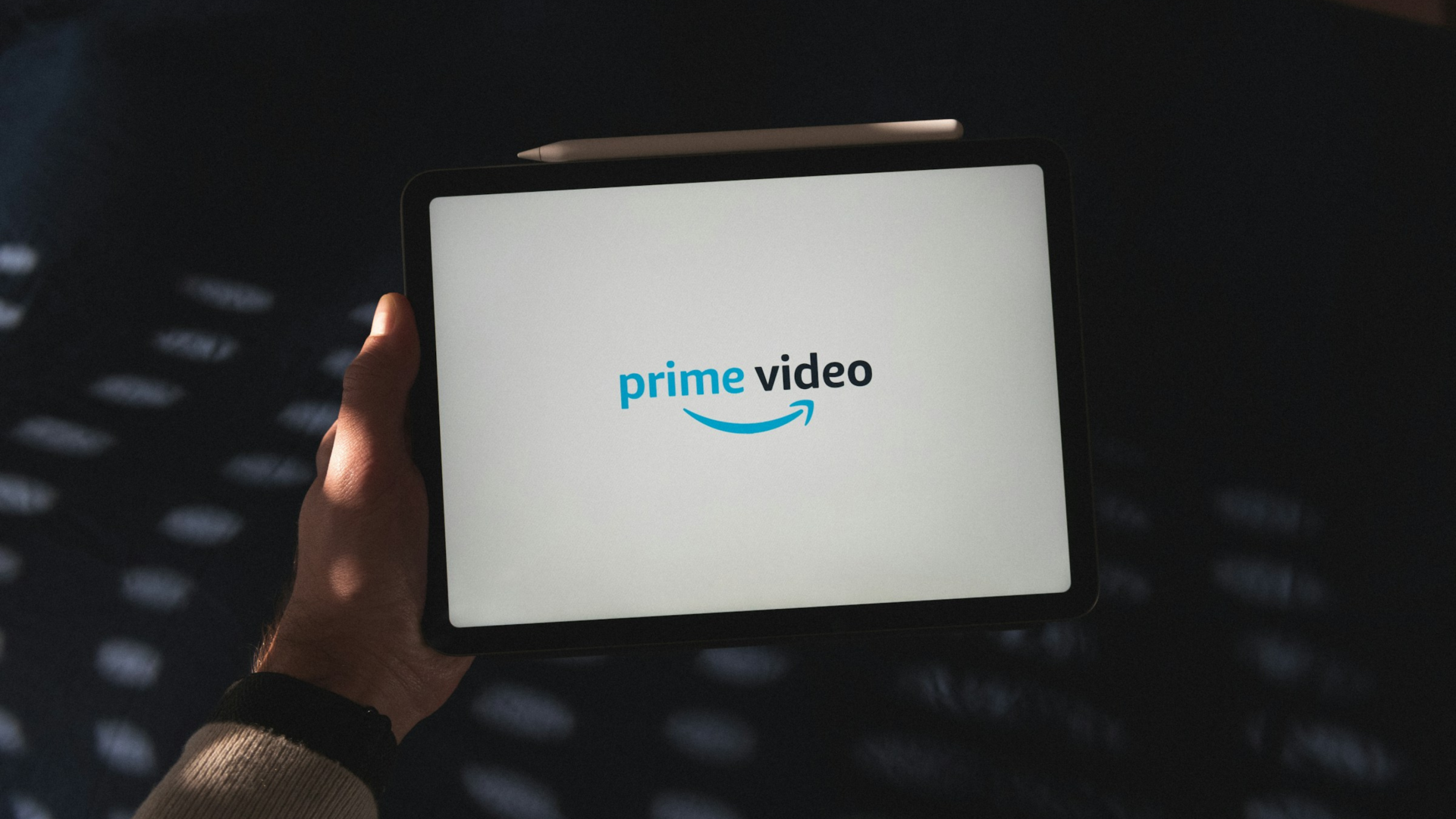 imagem mostra o aplicativo prime video rodando em um tablet