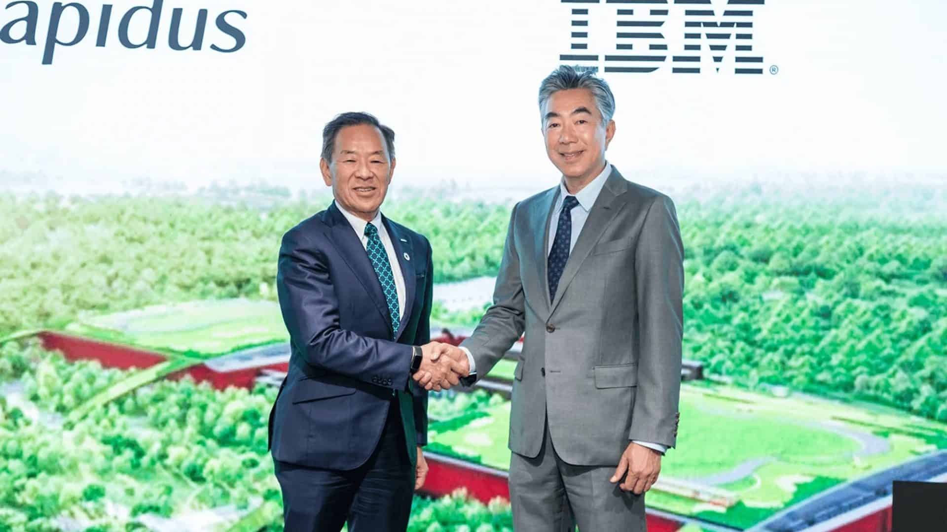 Atsuyoshi Koike, presidente e CEO da Rapidus, e Norishige Morimoto, vice-presidente da IBM no Japão
