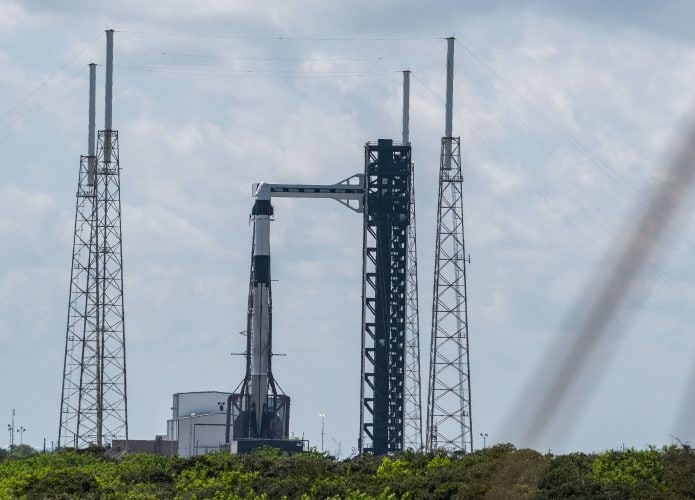 spacex-crew-9-falcon-9-695x500