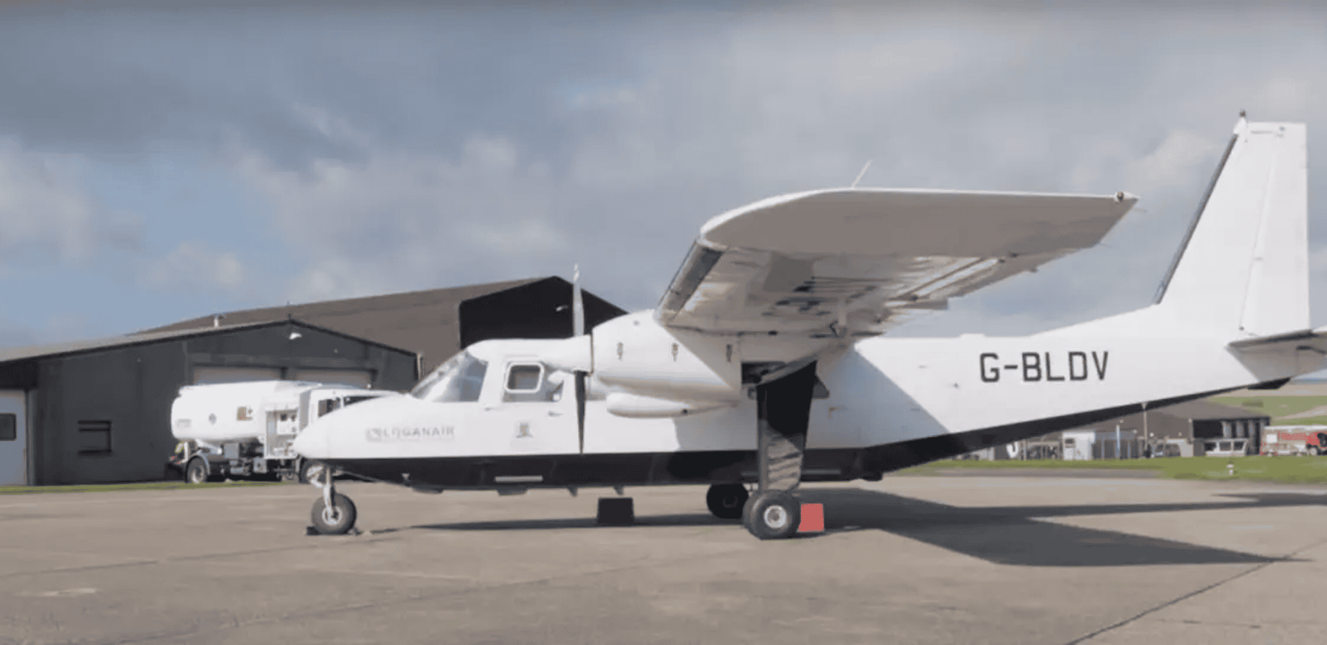 AVIAO-1-1920x933.png