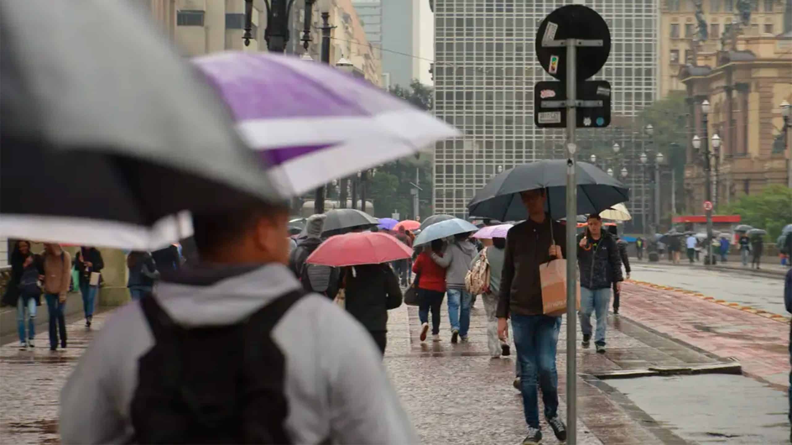 Novo corredor de umidade deve provocar temporais nesta semana no Brasil -  Olhar Digital