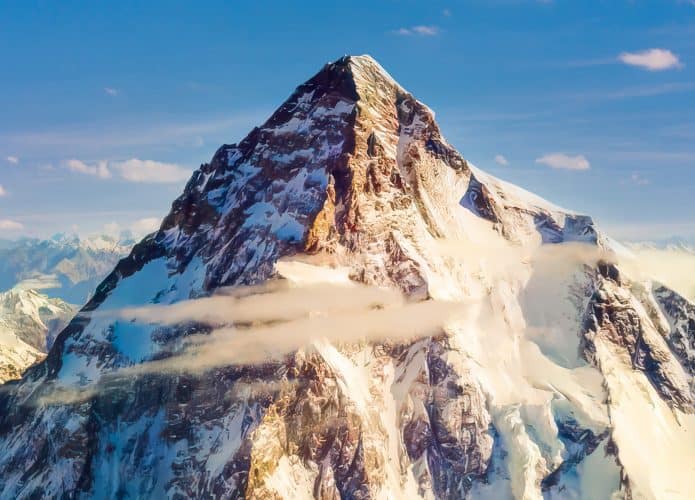 Pico do Monte Everest visto de frente